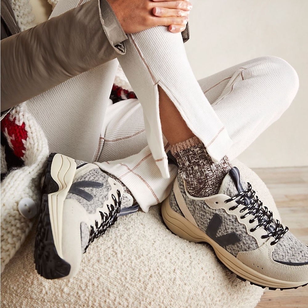 Veja Venturi Sneakers — flannel + suede // snow grafite natural